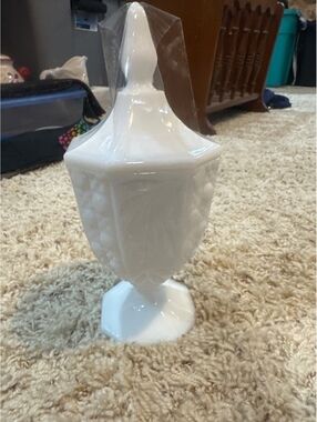 Vtg Milk Glass Lidded apothecary/candy dish. Pattern 1848